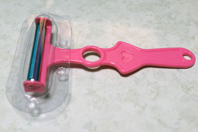 Cabbage_Peeler_Light_003.jpg