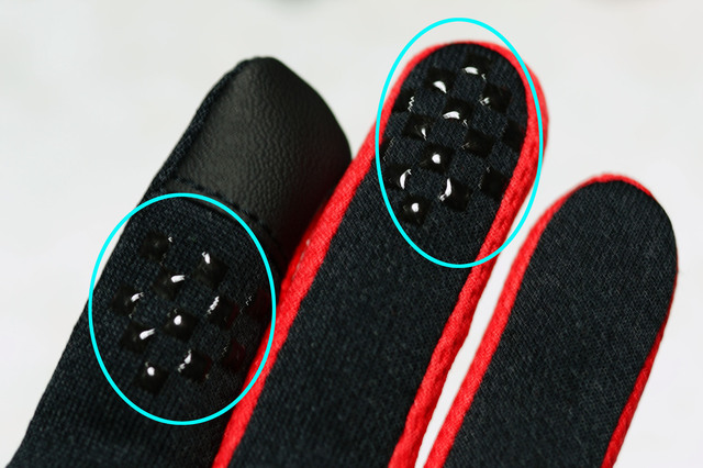DRI-FIT_TAILWIND_RUN_GLOVES_007.jpg