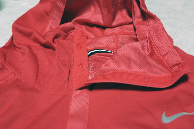DRI-FIT_WOOL_RUNNING_HOODIE_003.jpg