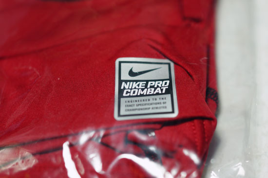 HYPERWARM_COMPRESSION_MAX_PULLOVER_004.jpg