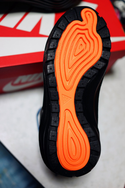 LUNARDOME_1_SNEAKERBT_PRM_006.jpg