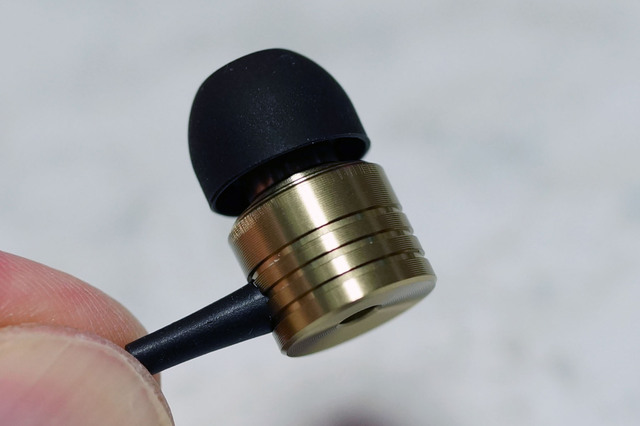 Piston_2_Earphone_024.jpg