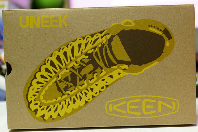 UNEEK_SLIDE_001.jpg