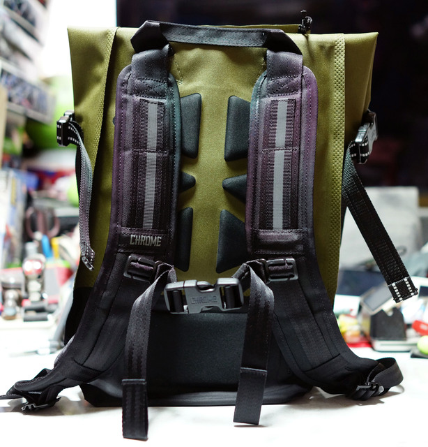 URBAN_EX_ROLLTOP18V2_005.jpg