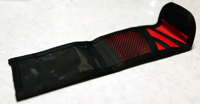 WELDED_SMARTPHONE_POUCH_002.jpg