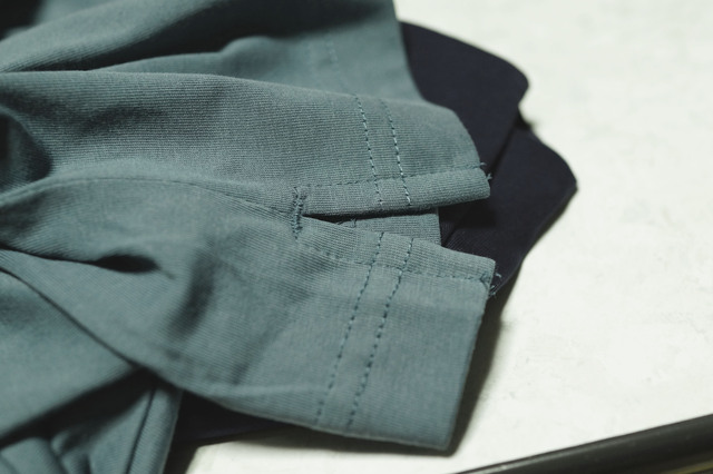 AIRism_UV_cut_Crew_neck_T_Long_sleeve_004.jpg